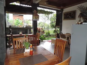 *** Guest house Duana Sari By Mahaputra Hotel Ubud  Indonesia