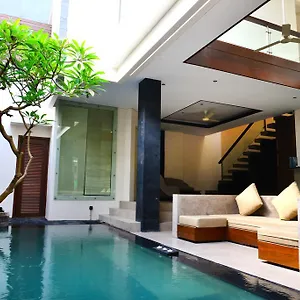 Tentrem Villa Legian (Bali)